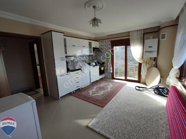 Re/max Mavi'den Panaromik Deniz Manzaralı 2550 M2 Bahçeli Villa