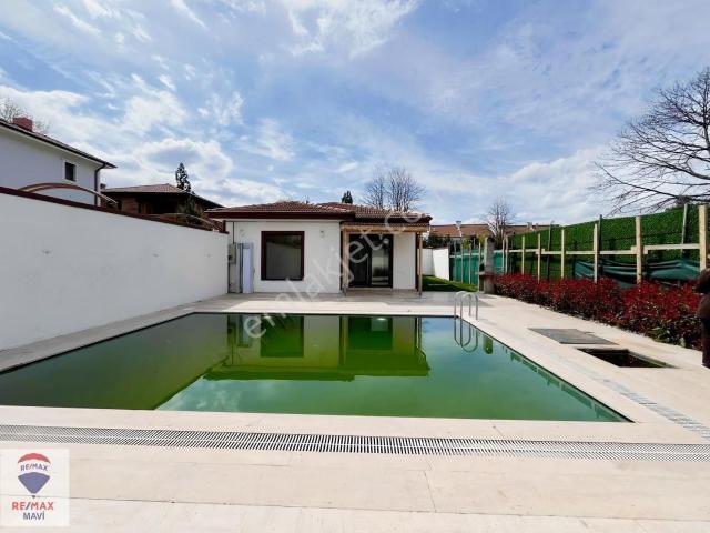 Remax Mavi'den Sapanca Kırkpınar'da Kiralık Havuzlu Müstakil Ev