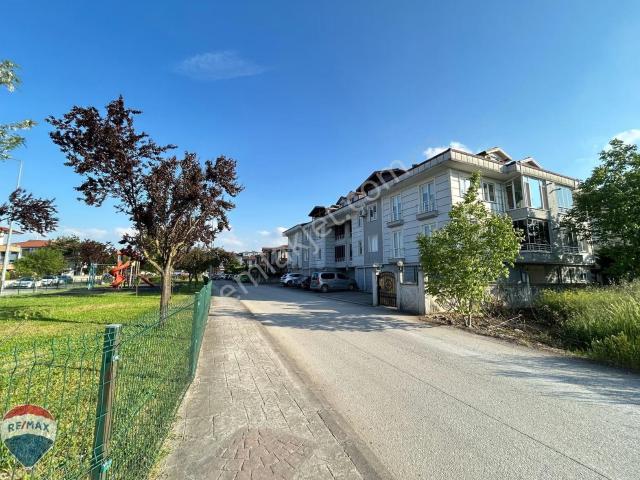Remax Mavi'den Serdivan Avm Yanı, 260 M²,4+1, Garaj+depolu Daire