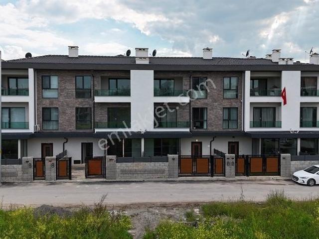 Remax Mavi'den Yazlık'ta Satılık 5+1 Satılık Villa