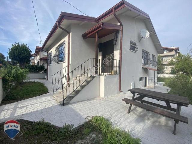 Remax Maviden 350 M2 Bahçe Kullanımlı Tek Katlı Kapalı Garajlı