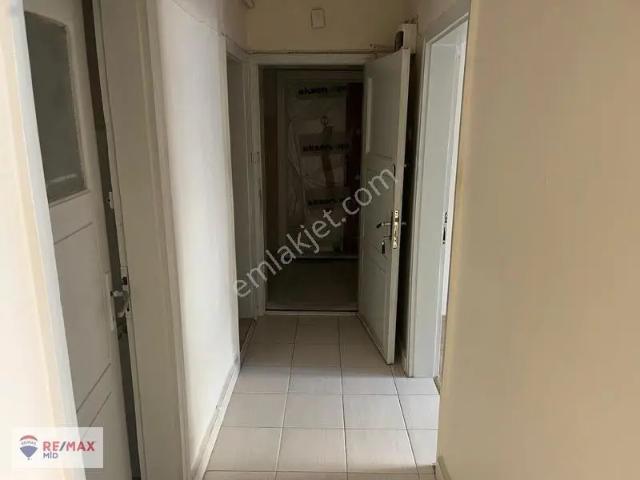 Remax Mid 'den Çarşı Merkez'de Ara Kat 1+1 Kiralık Daire