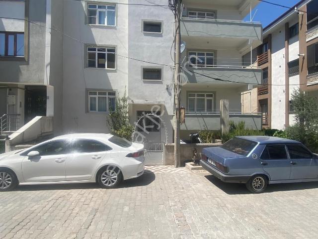 Remax Mid Paşaalanı Kiralık Ara Kat Komple Tadilatlı 3+1 Daıre