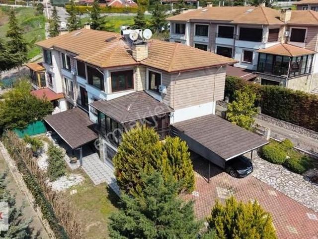 Remax Mid Yeni Mahalle Gülabat Konakların'da 5+2 Satılık Villa