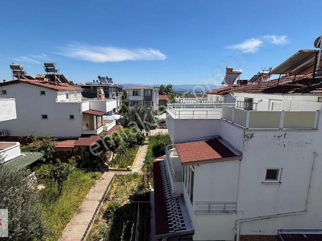 Remax Mid'den Gürede Deniz Manzaralı Site İçi Tripleks Villa