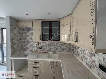 Re/max Mid'den Paşaalanında Satılık 2+1 Daire