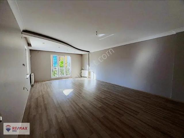 Remax Mid'den Paşalalanı Mahallesinde Kıralık 3+1 Kiralık Daire