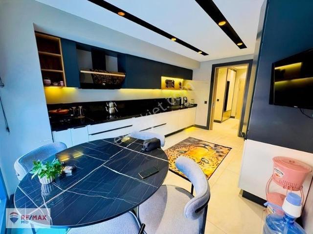 Re/max Mid'den Yaşamkent'te 200 M2 Teraslı Özel Daire