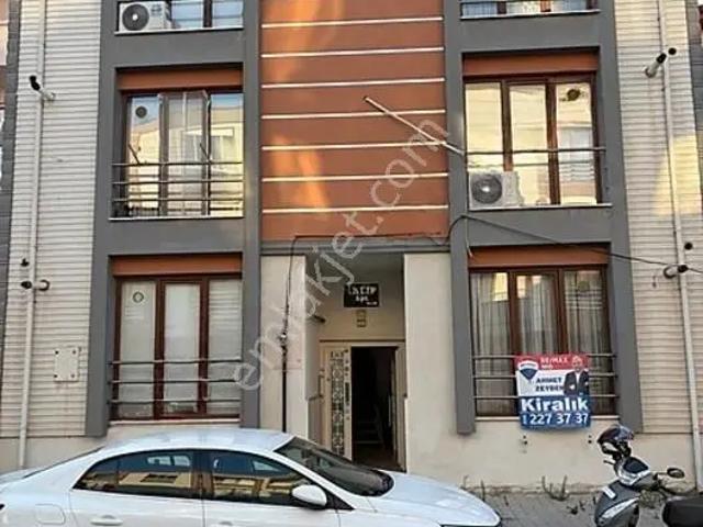 Remax Mid'den Yeni İzmir Cad. Mevki Kiralık 1+1 Daire