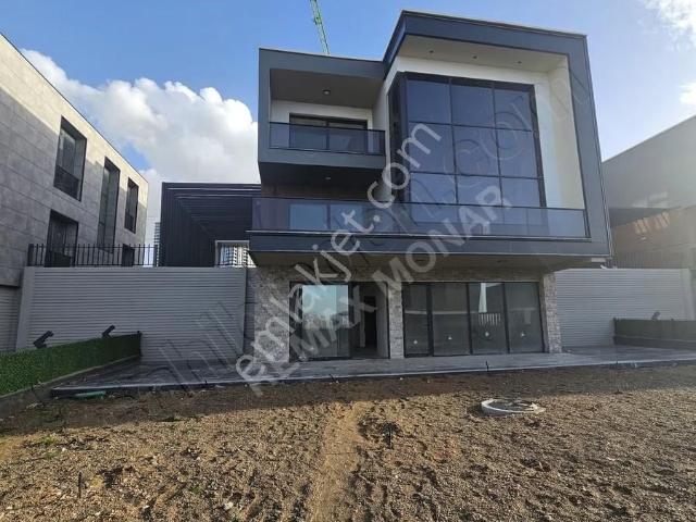 Remax Monar Dan İncek'in Kalbinde 5+2 Sıfır Villalar