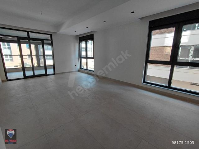 REMAX MOD'DAN HAVUZLU 4+1 SIFIR KİRALIK DAİRE
