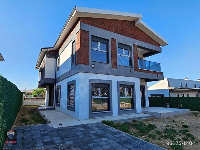 REMAX MOD'DAN SIFIR MÜSTAKİL BAHÇELİ İSKANLI 5+1 VİLLA