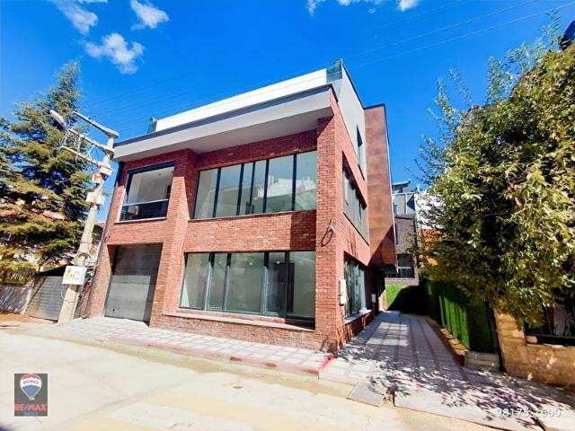 REMAX MOD'DAN SÜMER MAH.'DE 7+2 KİRALIK VİLLA