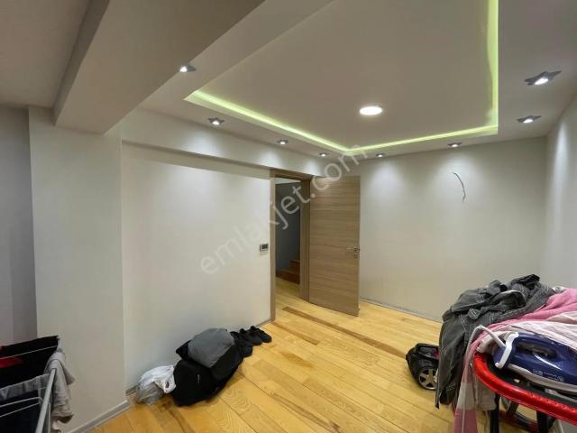 Remax Model Çamlıkta 335m² Arsa İçerisinde 6+2 Satılık Villa