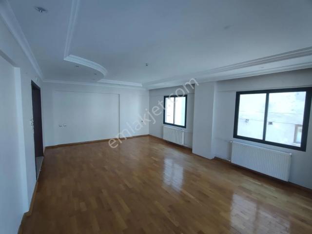 Remax Model Den Çamlık Selin Sitesinde 3+1 160m² Kiralık Daire
