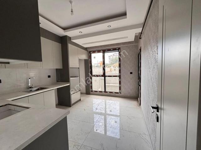 Remax Model Den Şemikler Mahallesinde 2+1 Sıfır Satılık Daire