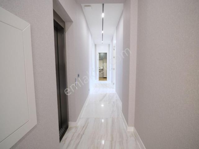 Remax Model Den Şirinköy Özel Konsept Lüks 6+1 Tripleks Villa