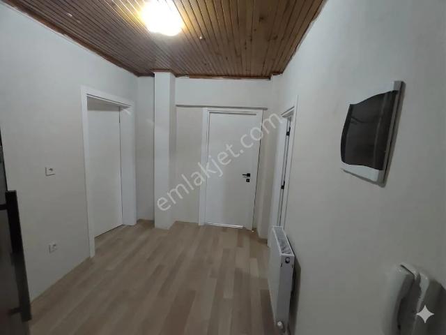 Remax Model Den Topraklık Mahallesinde 2+1 Kiralık Daire