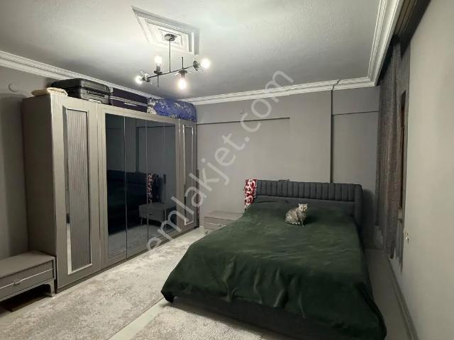 Remax Model Pelitlibağ Mahallesinde 3+1 Ara Kat Satılık Daire