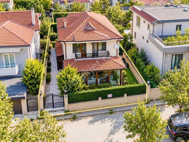 Remax Motto'dan Serdivan Avm Yürüme Mesafesinde Triplex Villa
