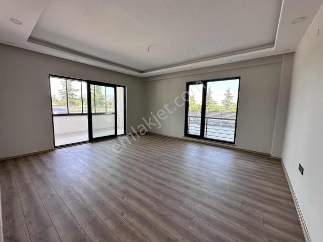 Remax Murat Atakum Geniş Ferah 1.sınıf İşçilikli 4+1 Site Daires