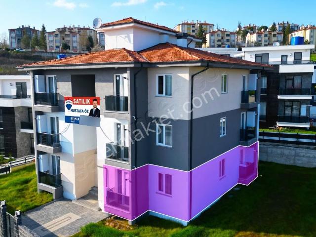 Re/max Mustafa Öz 2+1 65m² Eşyalı Metrobüs Valilik Y. Mesafesi