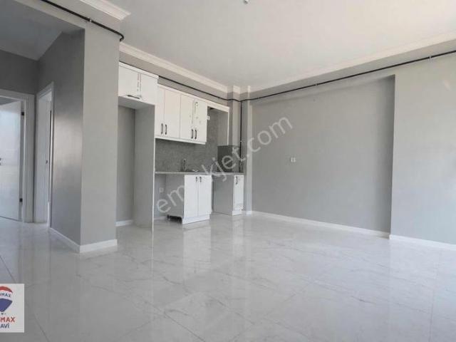 Remax Mustafa Öz 2+1 80m² /serdivan Avm Adatıp h Y. Mesafesi