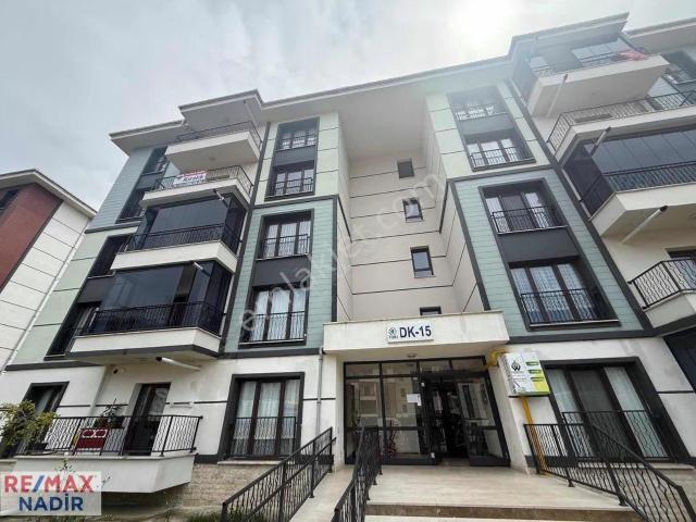 Re/max Nadirden Aksu 3. Etap Tokide Merkezi Konumda Ferah 2+1