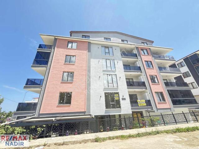 Re/max Nadirden Eriklimanda Full Eşyalı Ara Kat 1+1