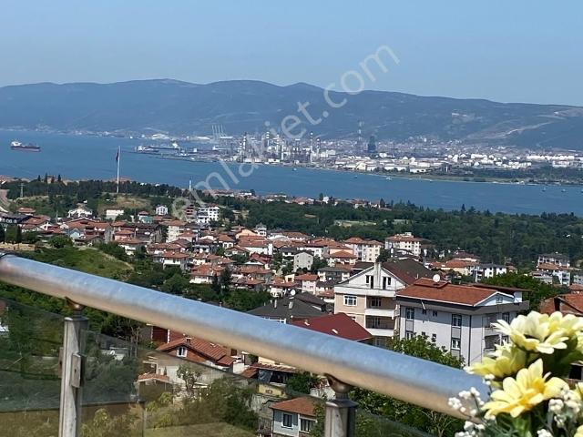 Remax Natural'dan Gölcük'de Deniz Manzaralı Satılık Dubleks 4+1