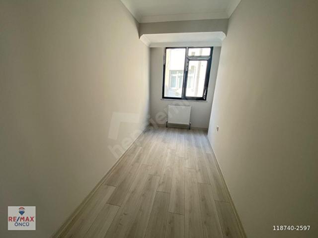Remax Öncü*Yukarı Dudullu Mah. 70m2 2+1 Kiralık Daire