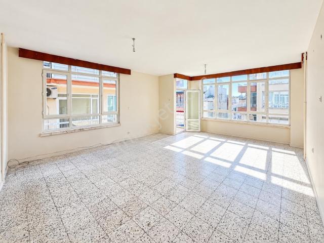 Remax Palm'den Kushimoto Sokağı'nda Geniş 3+1 Kiralık Daire