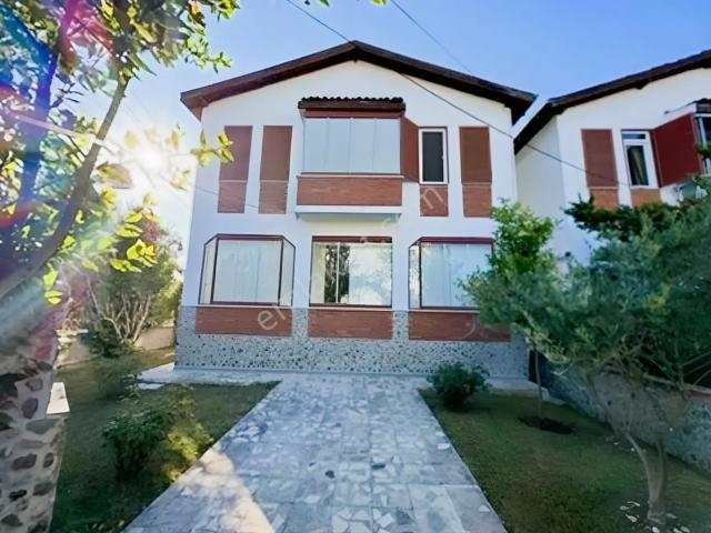 Remax Parla Gayrimenkul'den Çakırlar'da Kiralık Villa