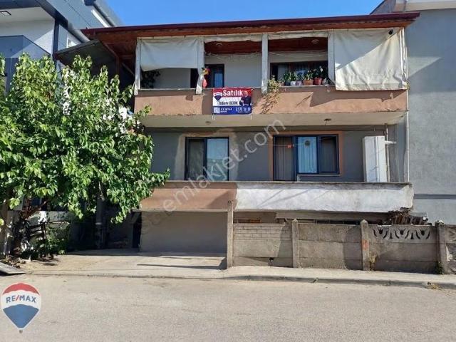 Remax Rıdvan Gedikten 220 M2 Satılık 2 Katlı Müstakil Mülk