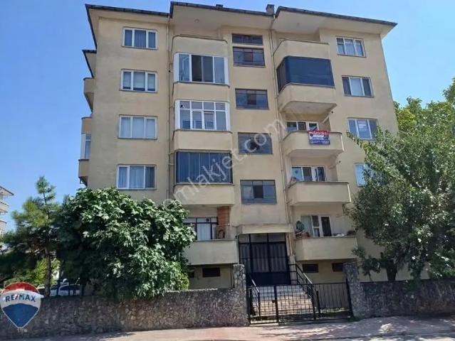Remax Rıdvan Gedik Erenler Dilmen Mahallesinde 3+1 Satılık Daire