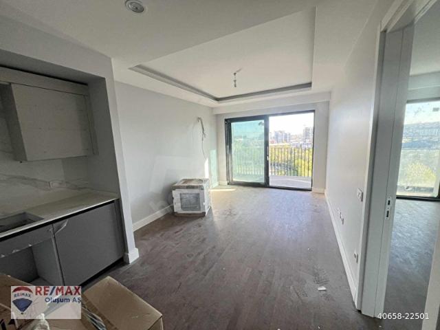 REMAX RAMAZAN'DAN GÜNEŞLİ VALORY SİTESİNDE KİRALIK 1+1 DAİRE