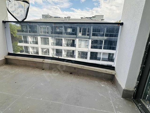 REMAX RABİA SARAÇTAN SİTE İÇİ HAVUZ MANZARALI 1+1 DAİRELER