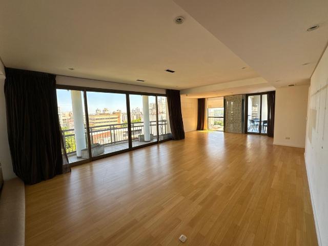REMAX Roble II