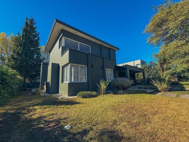 REMAX SOLUTIONS