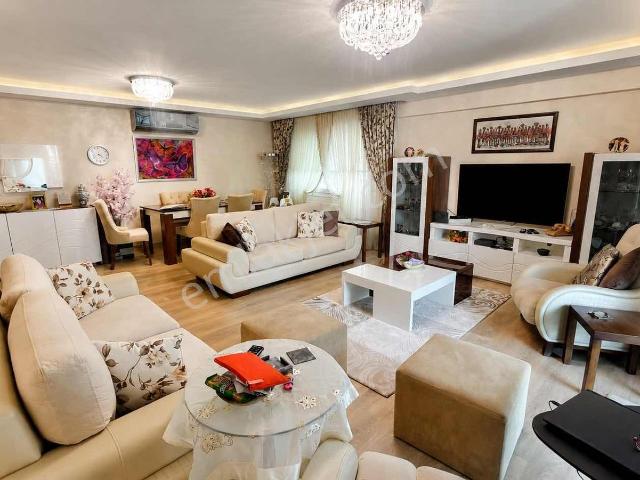 Remax Smyrna Dan Susuzdede De 4+1 Lüx Daire