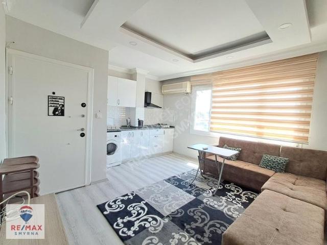 Remax Smyrna'dan Buca Şirinyer Merkez'de Satılık Eşyalı1+1 Daire