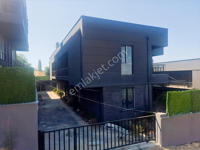 Remaxadvantage'den Satılık Nılüfer/kayapa Müstakil Havuzlu Villa