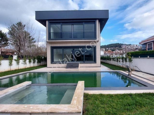 Remaxanka'dan 460 M2 Arsa İçinde Satılık Müstakil Villa