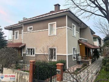 Remax'dan Yalova Kadıköy Özden Mah Satılık5+1 Villa