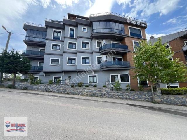 Re/max'dan Çiftlikköy'de Deniz Ve Doğa Manzaralı Sat. 3+1 Daire