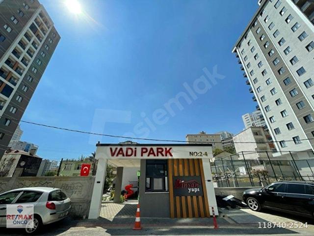 REMAX*Ekrem Kostak*Oturuma Hazır 2+1 İskanlı E.Banyo