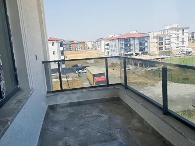 REMAXLANDDEN ÇORLU'DA SATILIK 2+1 ASANSÖRLÜ DAİRE