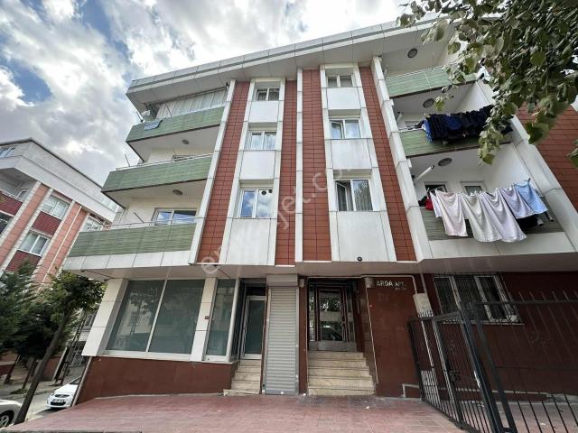 Remax'tan Demirkapı'da Kiralık 1+1 Çatı Katı Daire