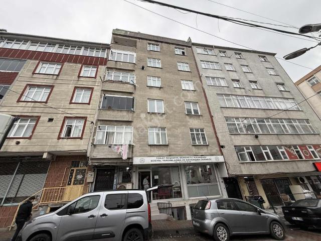 Remax'tan Küçükçekmece Mehmet Akif'te Kiralık 2+1 Daire