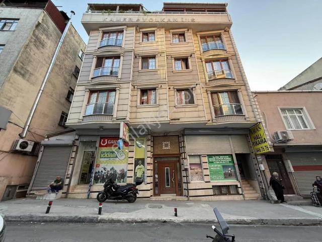 Remax'tan Mahmutbey Mahallesinde Krediye Uygun 2+1 Satılık Daire